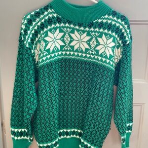 Vintage Green and White Knit Sweater